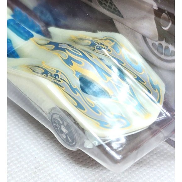 2009 Mattel Hot Wheels Trick Or Treat DXT91 Super Stinger Die-cast 1:64 Car - Picture 9 of 16